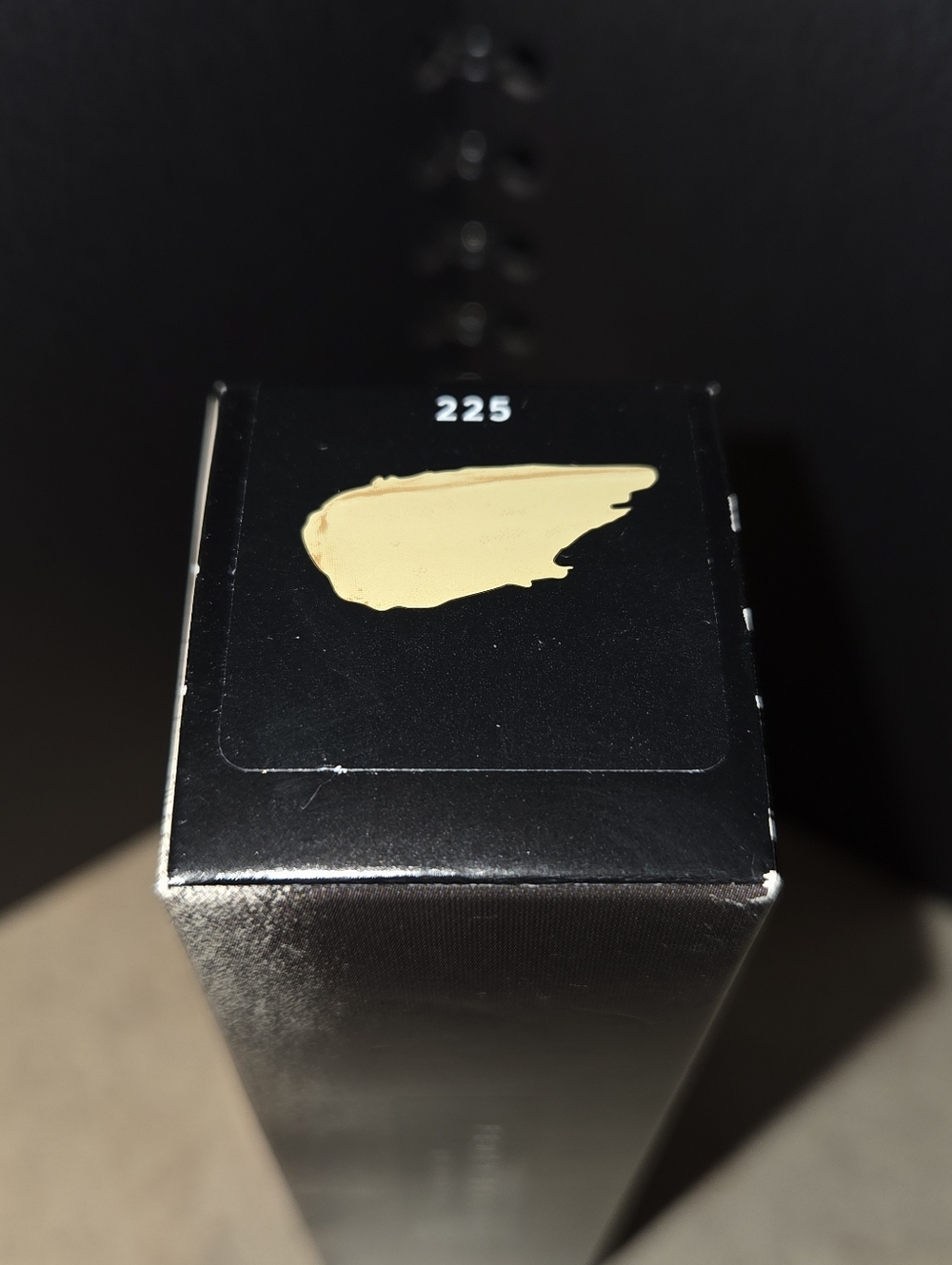 Fenty Beauty Pro Filt'r Matte Foundation 225 Neutral Olive 1.08 oz 32ml - Picture 4 of 4